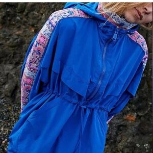 NWOT FP movement She Fly Embroidered Pullover
Size Small